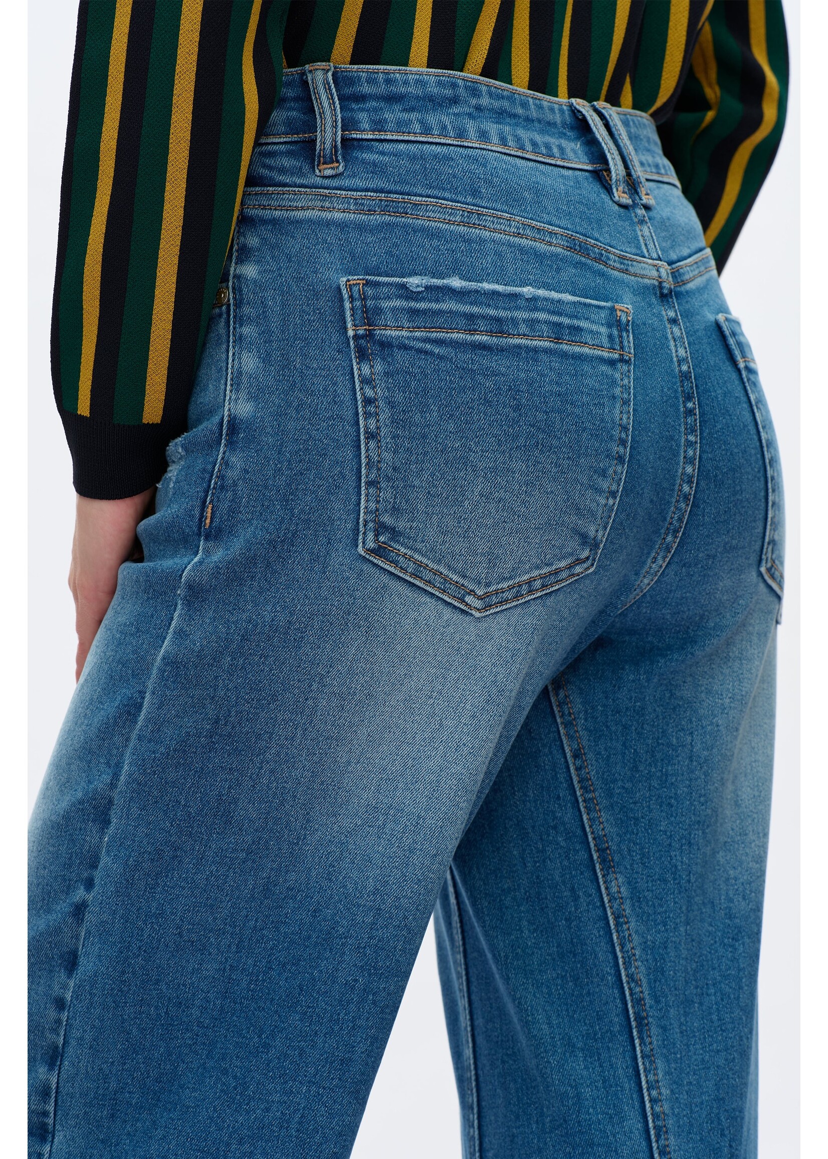 Brooke Mid Rise Barrel Leg Jean Medium Blue