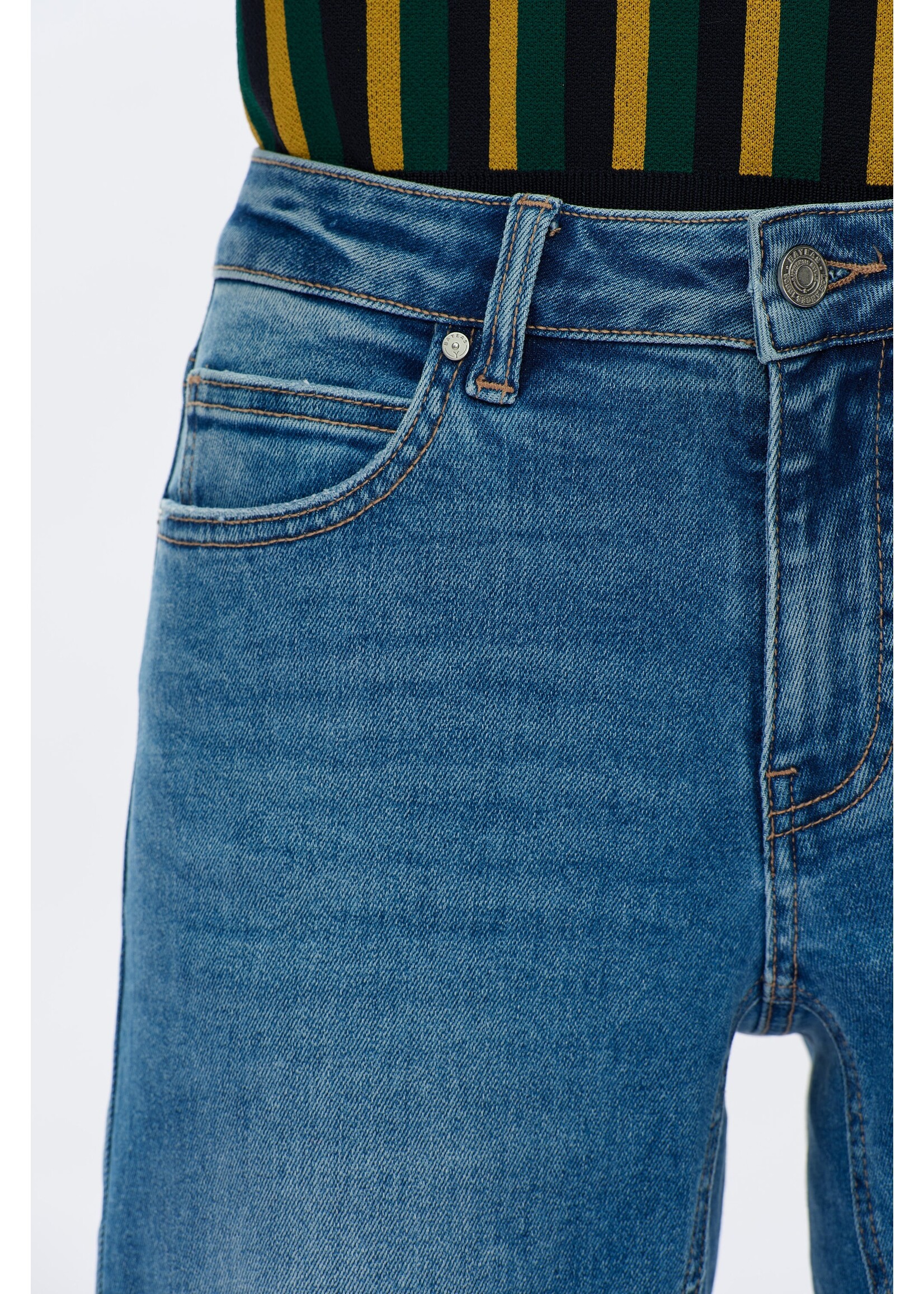 Brooke Mid Rise Barrel Leg Jean Medium Blue