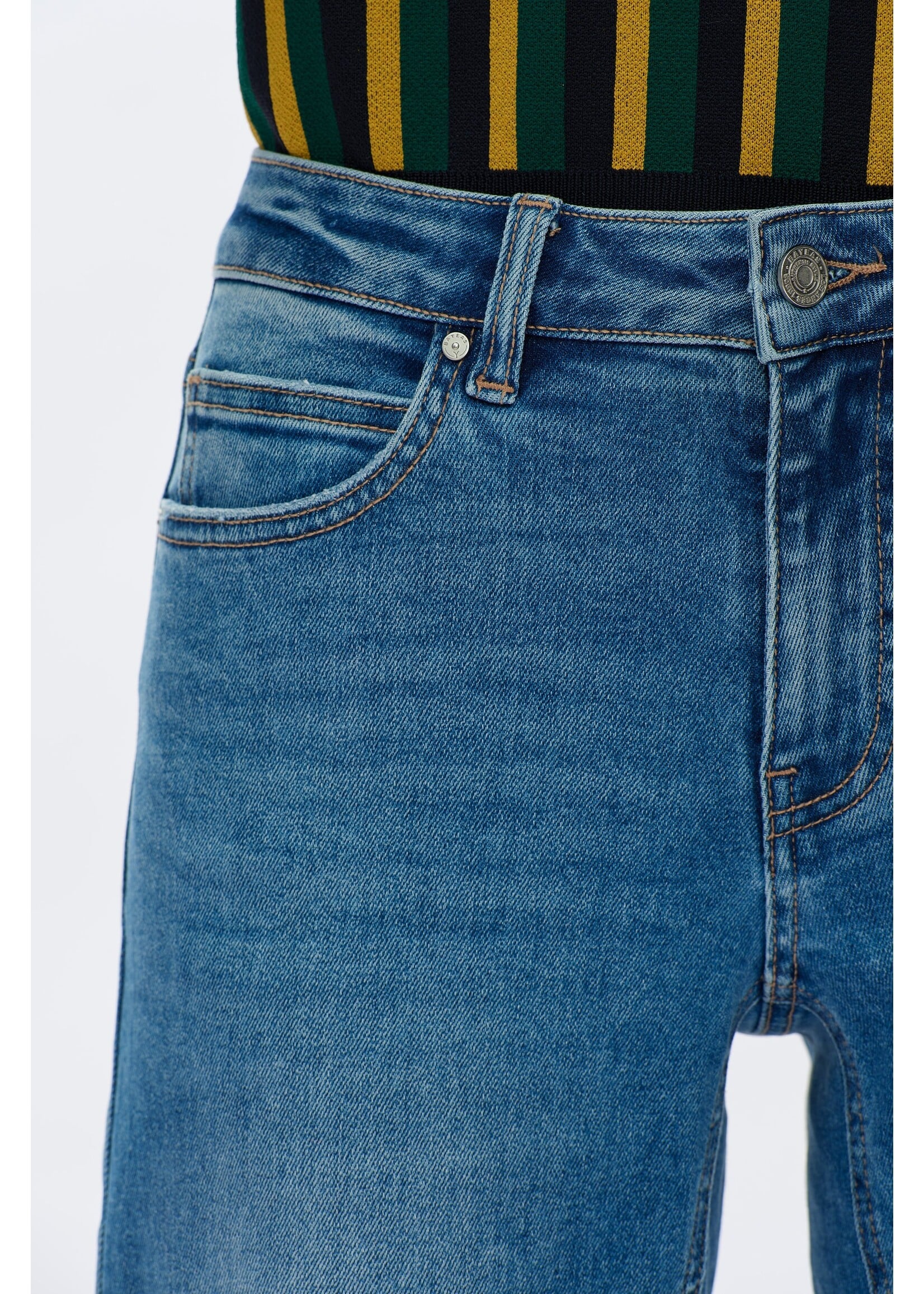 Brooke Mid Rise Barrel Leg Jean