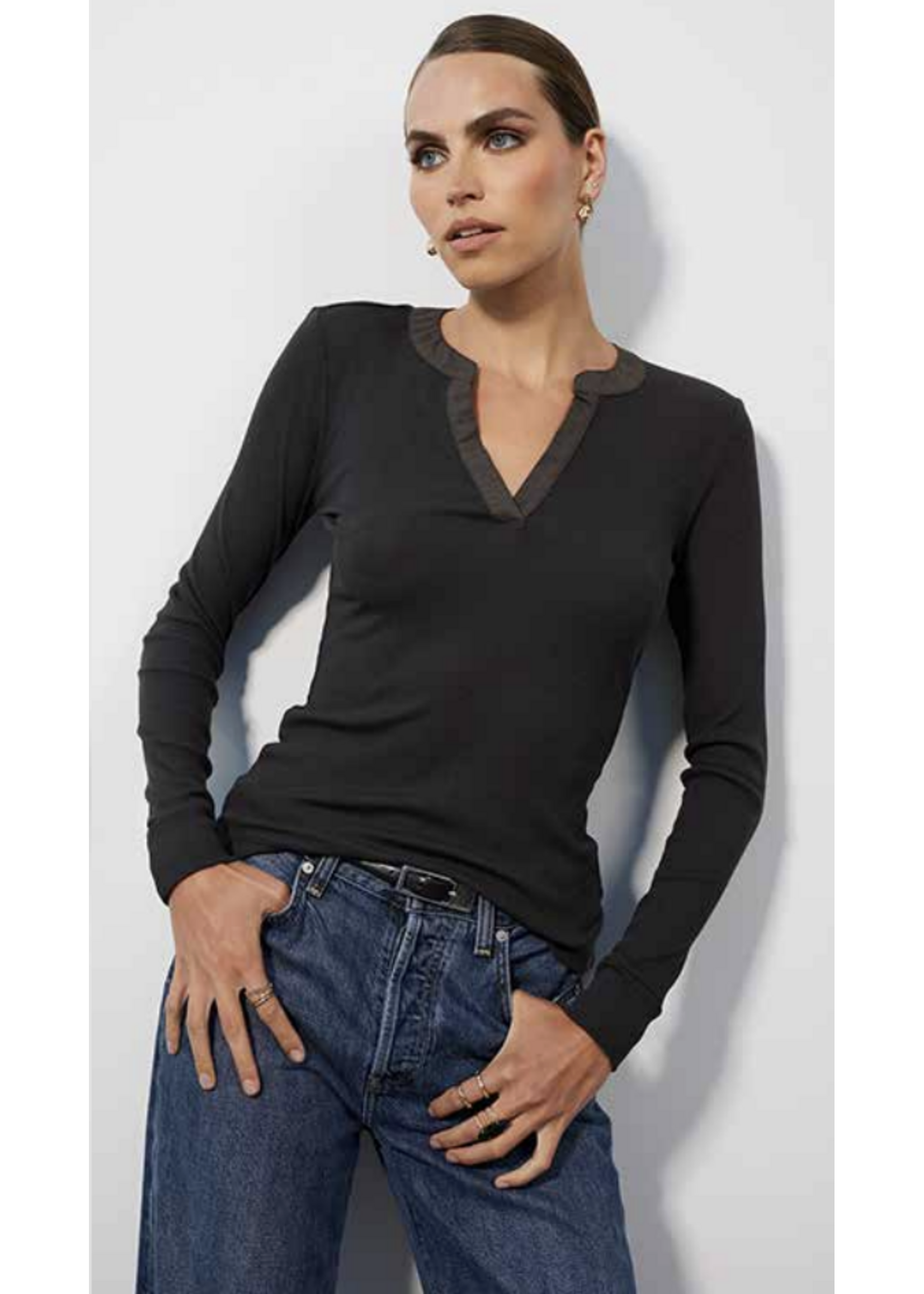 Long Sleeve Split Neck Tee Black