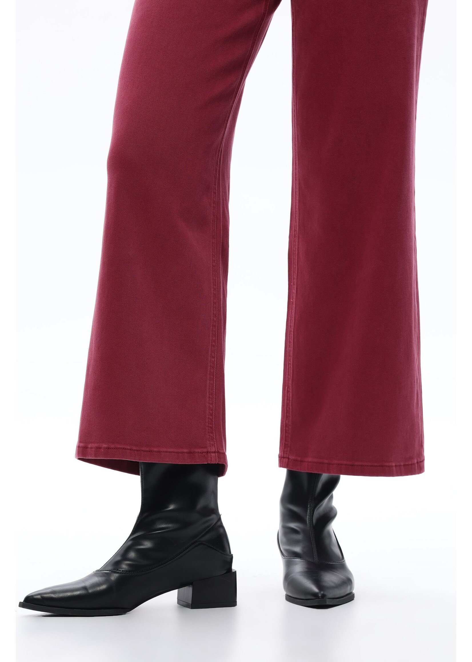 Val Mid Rise Straight Jean Wine