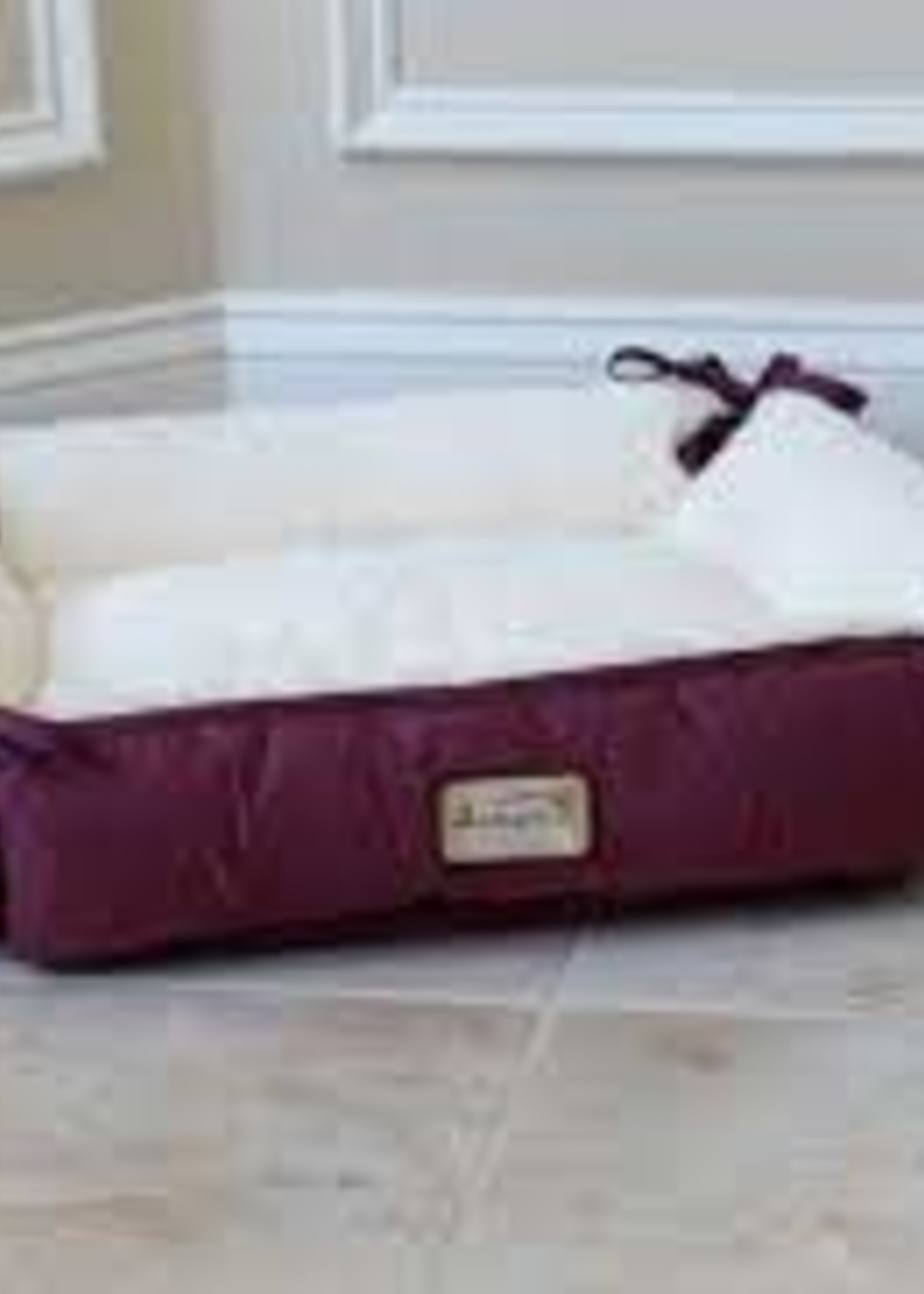 Armarkat Armarkat 2-In-1 Cat Pet Bed & Fleece Burgundy/Ivory