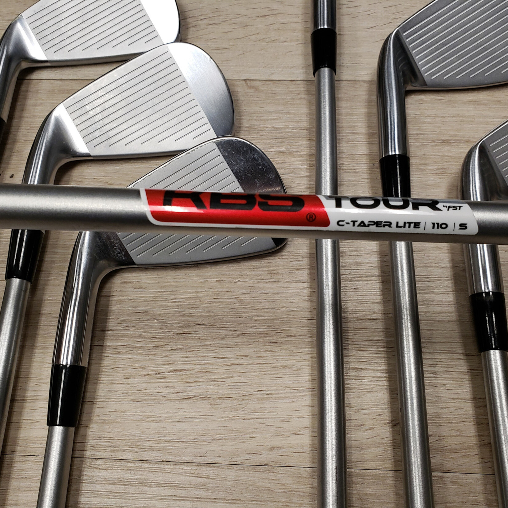 Cobra (Demo) Cobra King Tour Iron Set 4-PW KBS Tour C-Taper Lite 110 Stiff Flex (RH)