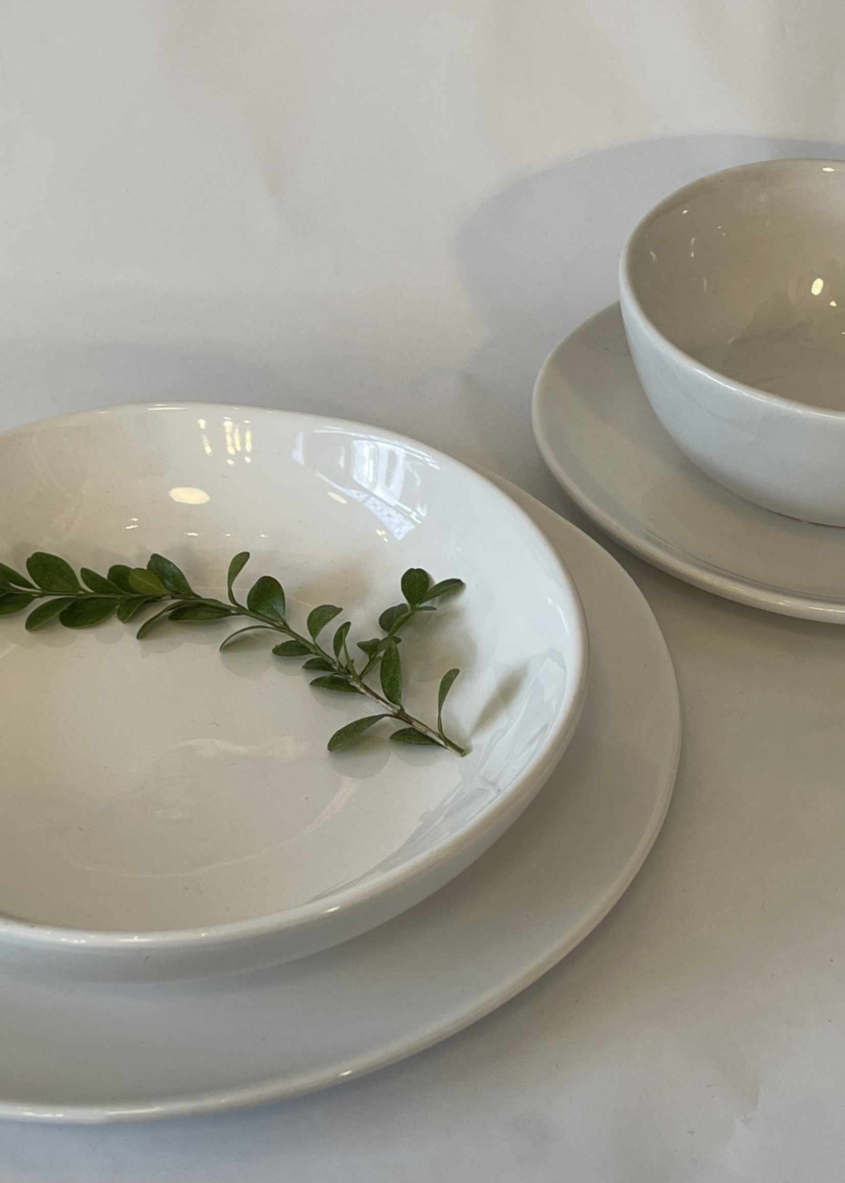 Tag Formoso Whiteware Place Setting