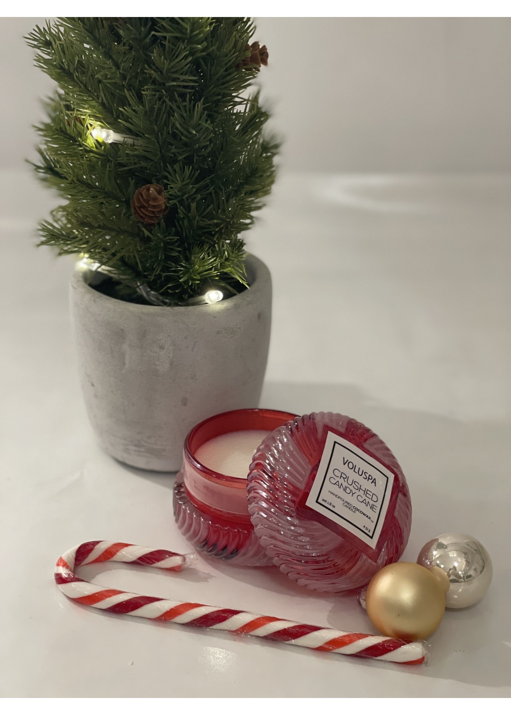 Voluspa Crushed Candy Cane Macaron