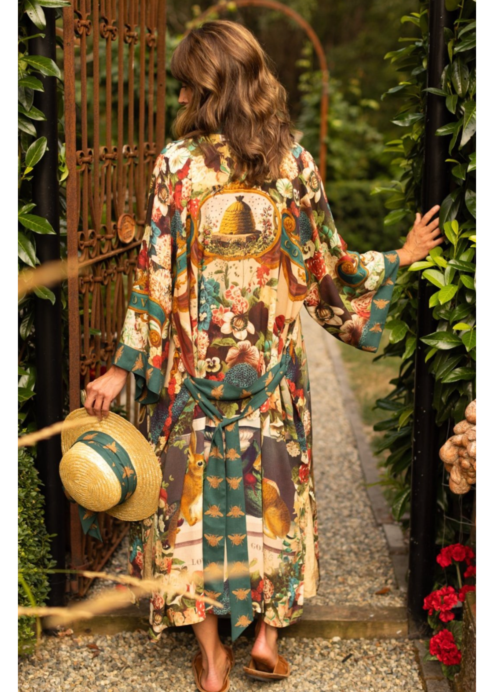 Market of Stars Stay Gold Kimono
