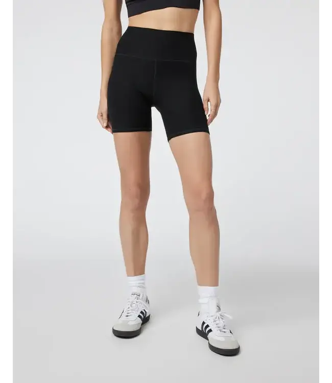 Vuori Clothing W's Clean Elevation Shorty