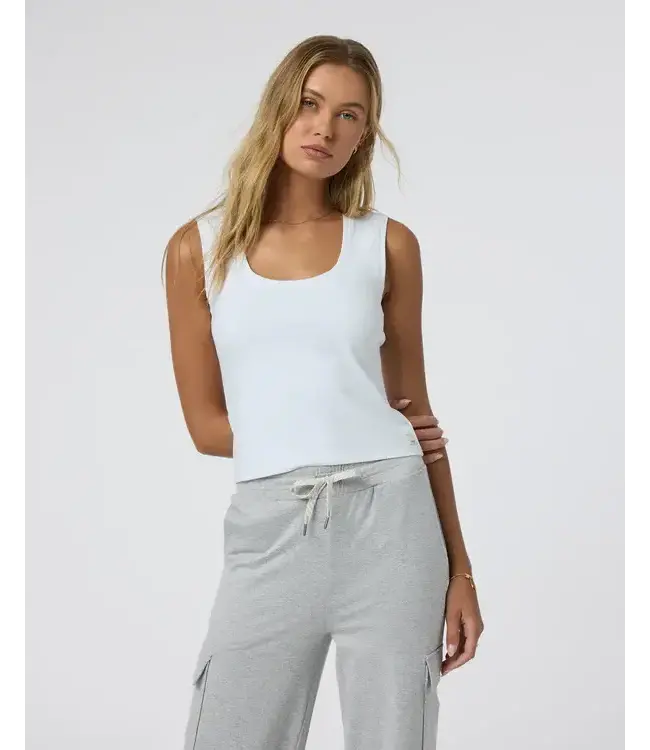 Vuori Clothing W's Halo Essential Scoop Tank