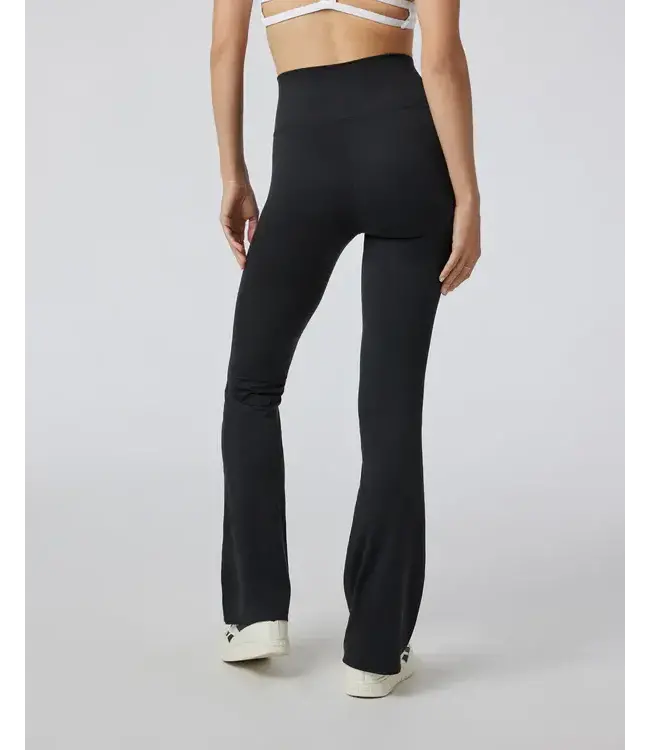 Vuori Clothing W's Halo Slim Flare