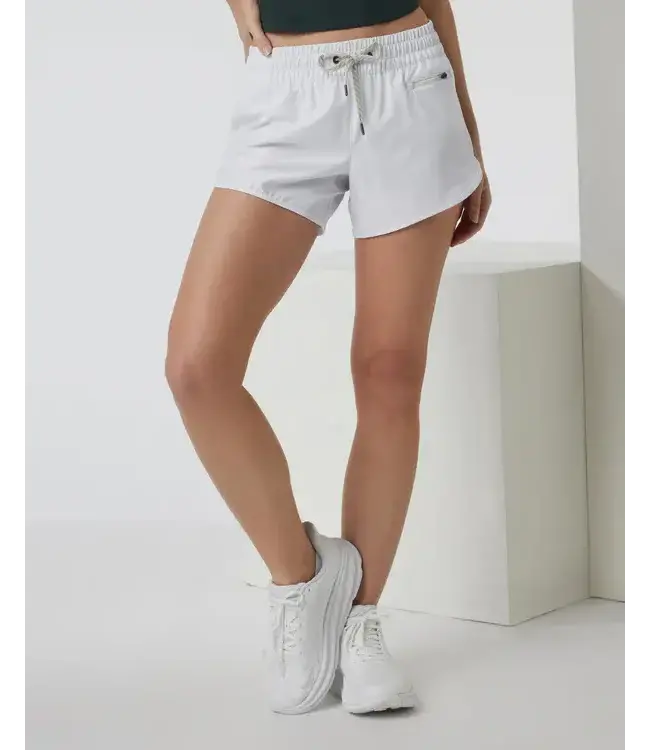 Vuori Clothing W's Clementine 4" Short 2.0