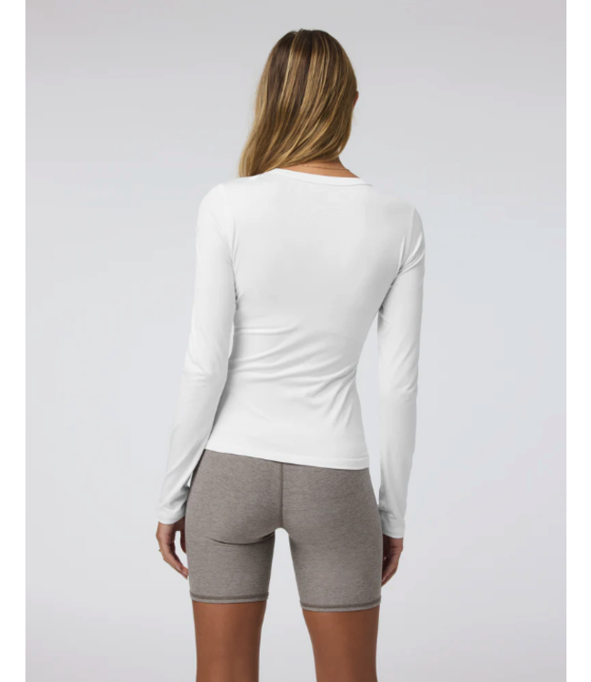 Vuori Clothing W's L/S Lux Crew Tee