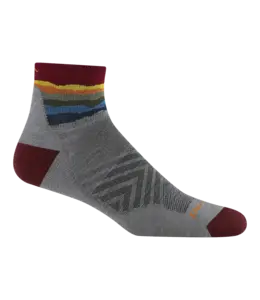 Darn Tough M's Run Quarter Cushioned Ultra-Lightweight Running Socks