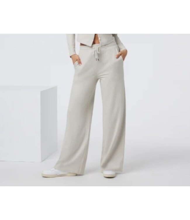 Vuori Clothing W's Halo Essential Wideleg Pant