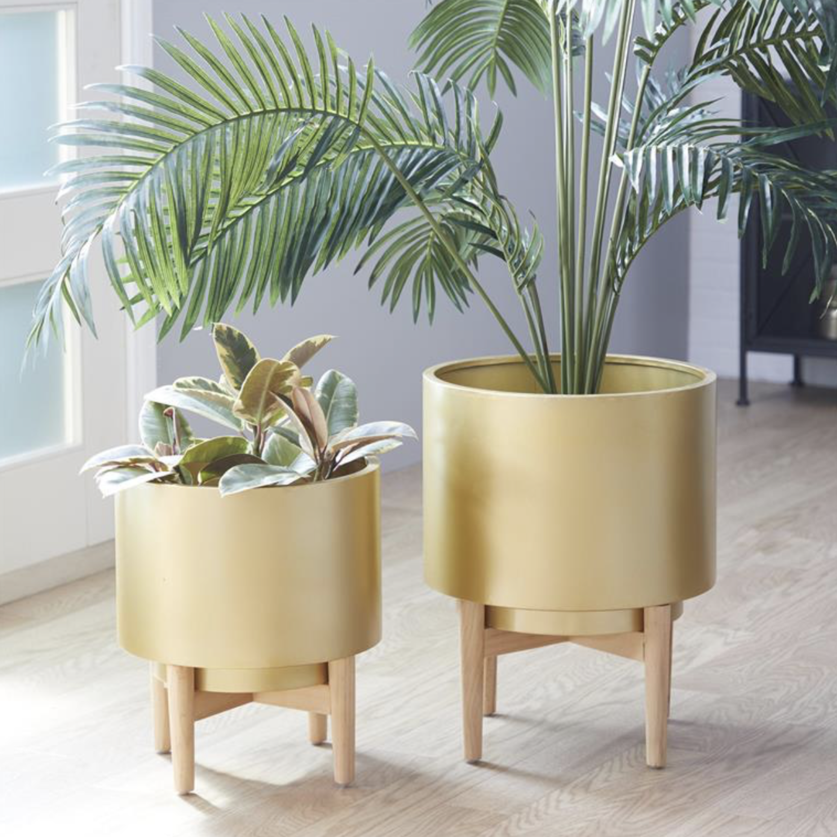 16”H X 14” SMALL GOLD METAL PLANTER WITH WOOD STAND (NOT WATER TIGHT)