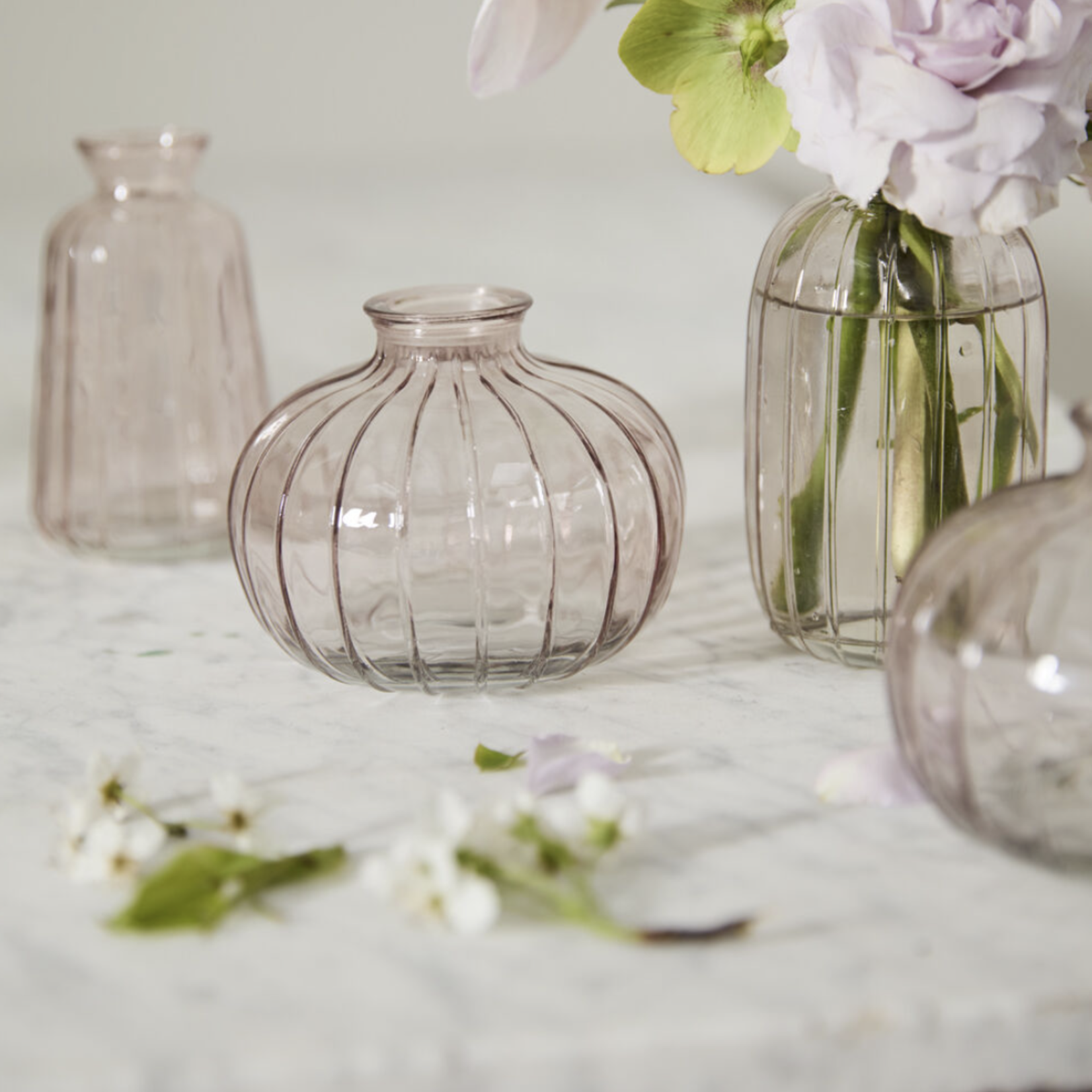 3.25"H-4.5"H LIGHT PINK LIVI GLASS BUDVASE (PRICE PER SET OF 3)