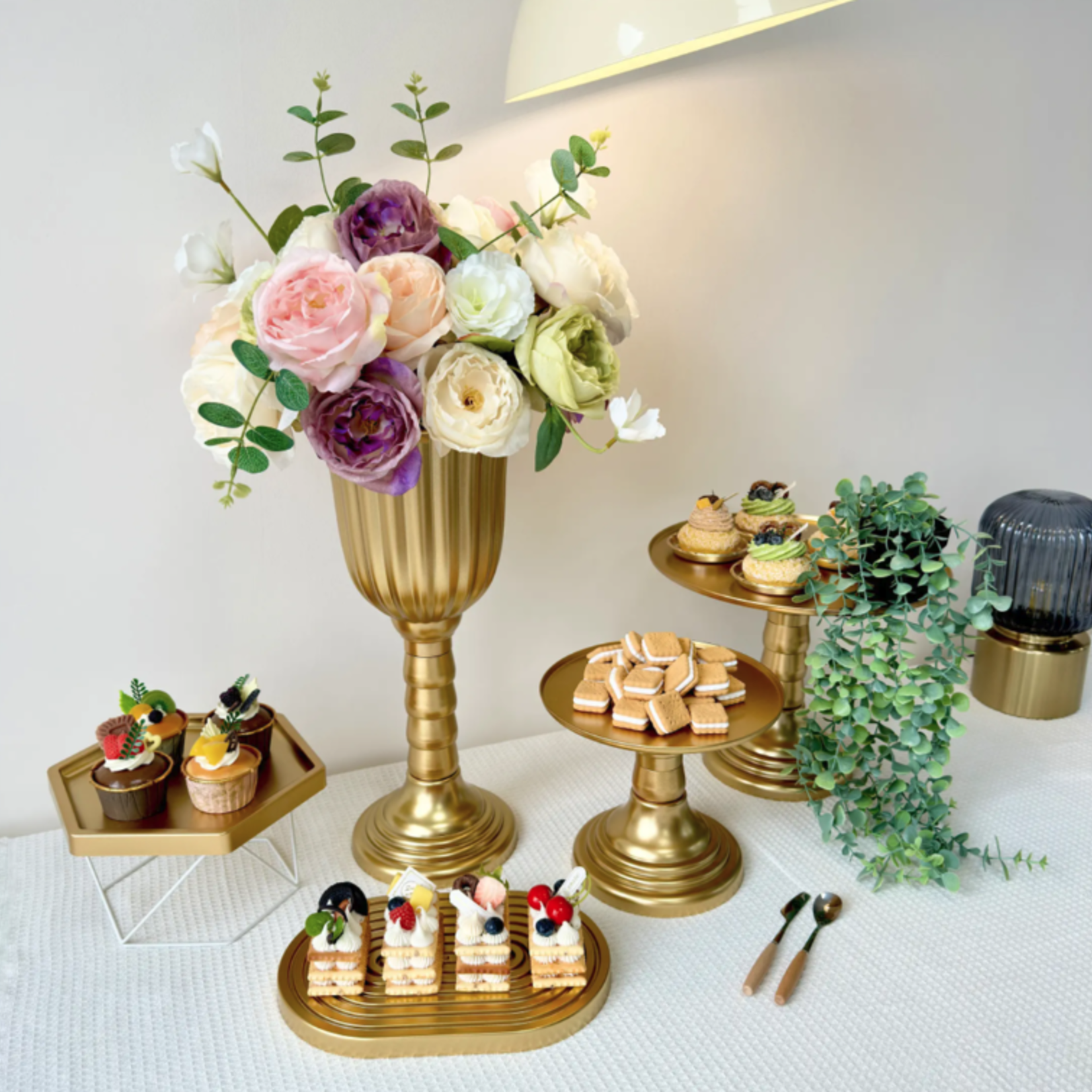 17.5”H X 7.25”D GOLD PLASTIC URN VASE (THE HEIGHT CAN BE ADJUSTED AS LOW AS 12.5”)