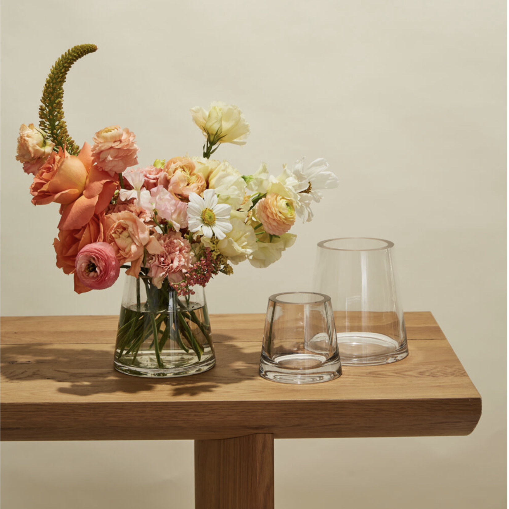 FAT PYRAMID GLASS VASE