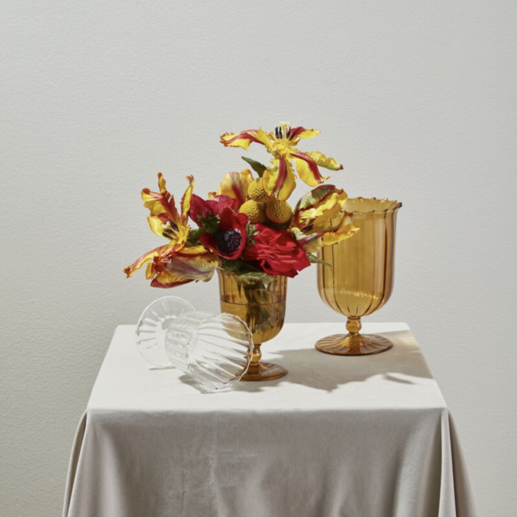 GLASS APRIL VASE