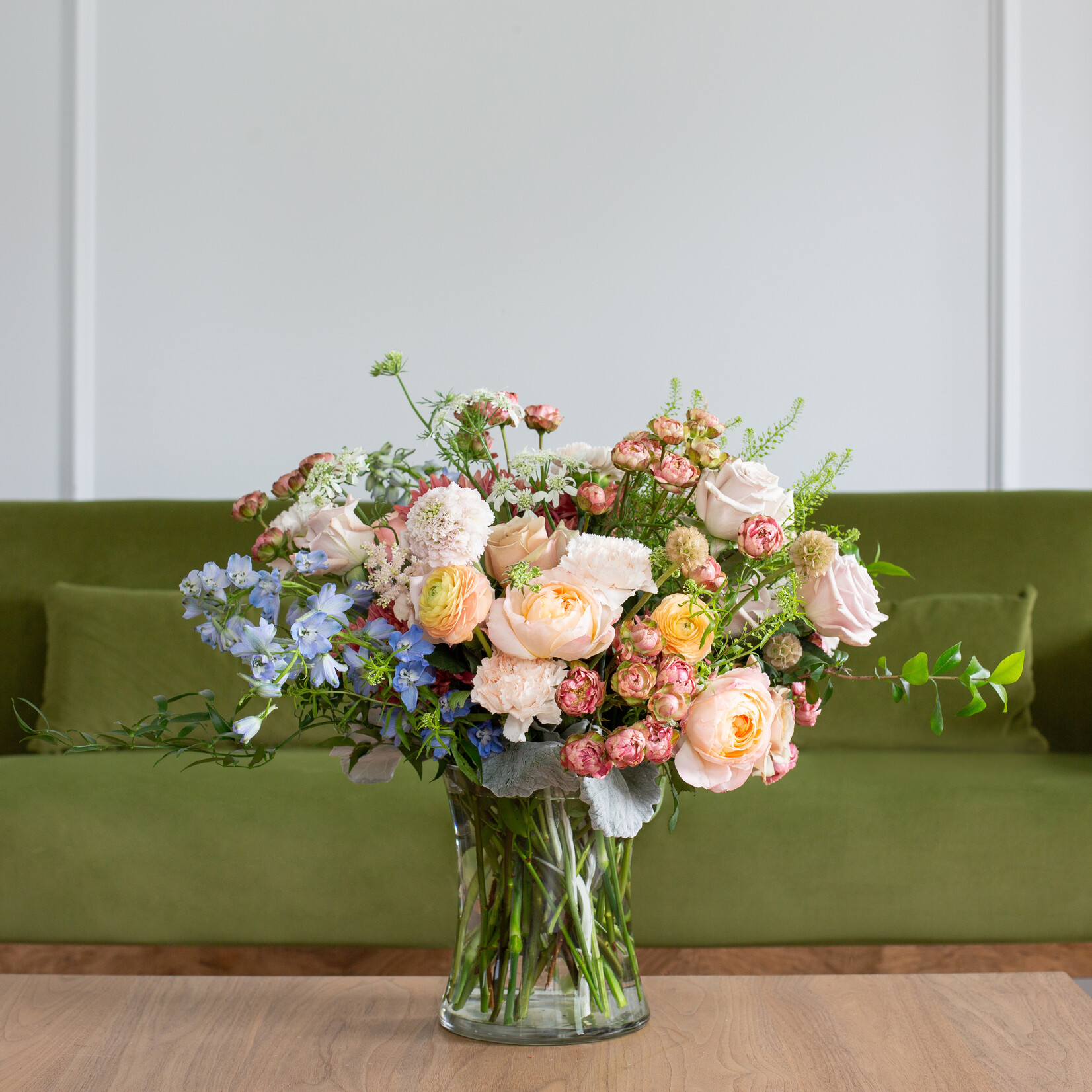 CRYSTAL CLEAR GLASS GATHERING VASE