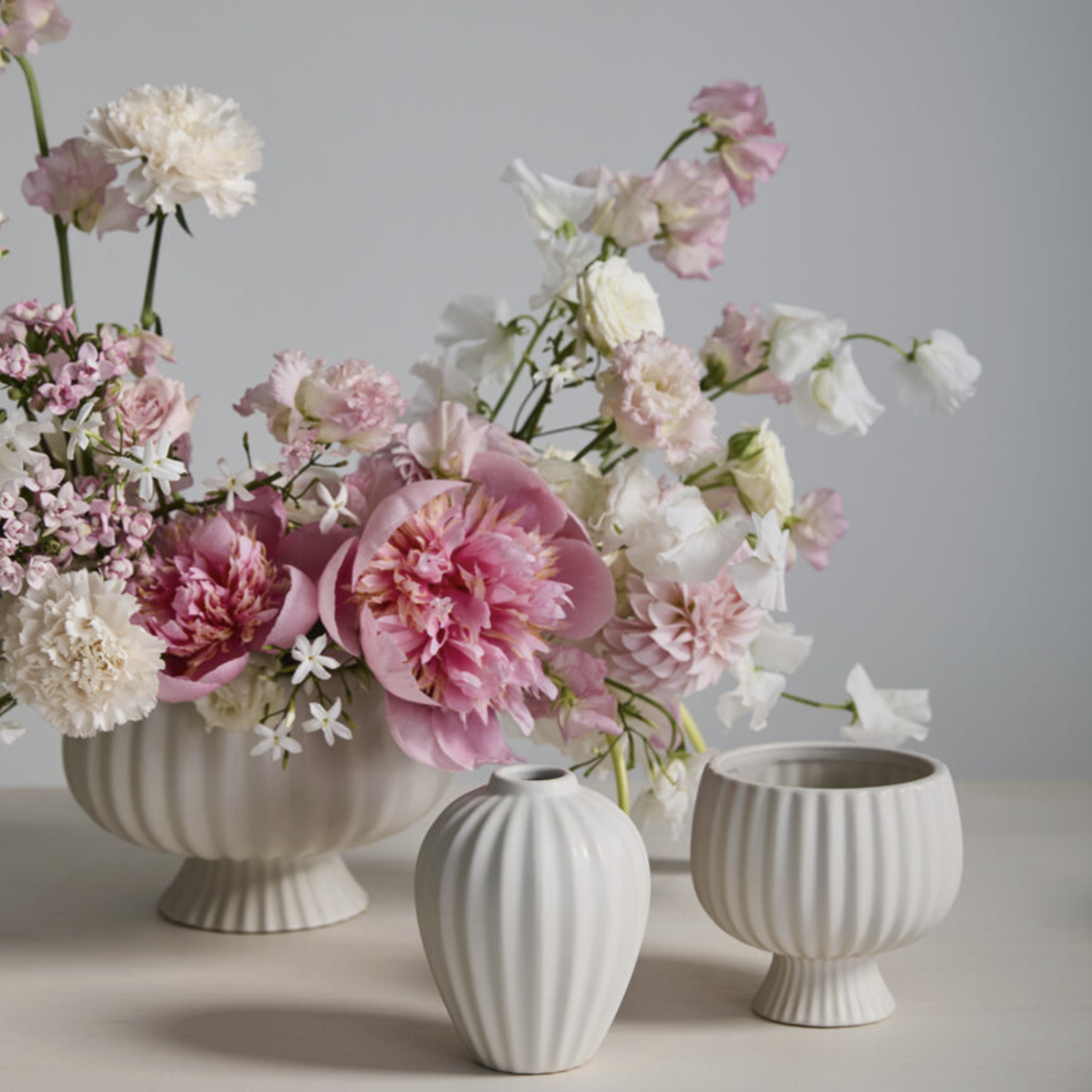 MATTE CERAMIC SONATA VASE PINK OR WHITE