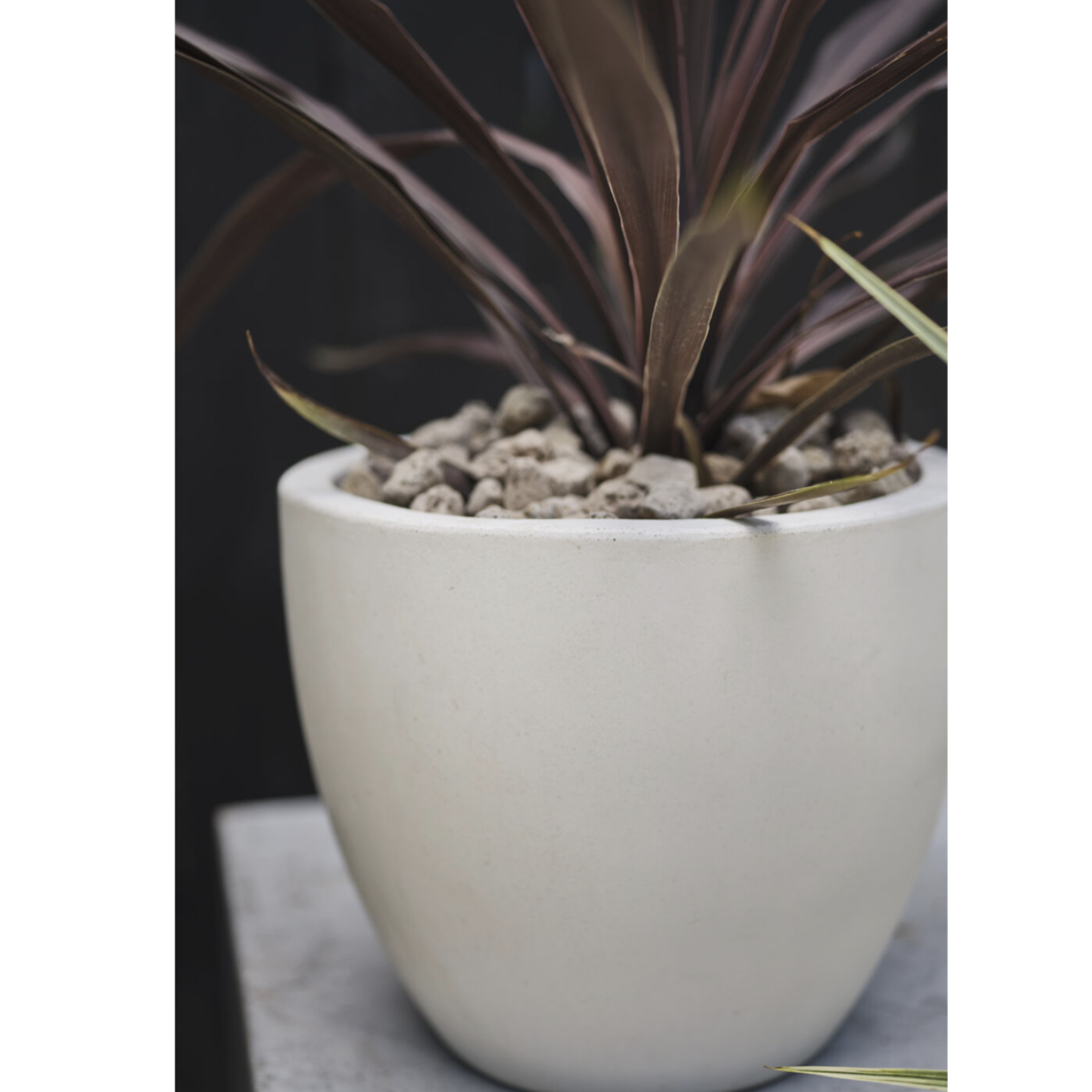 NEWPORT CONCRETE POT/VASE