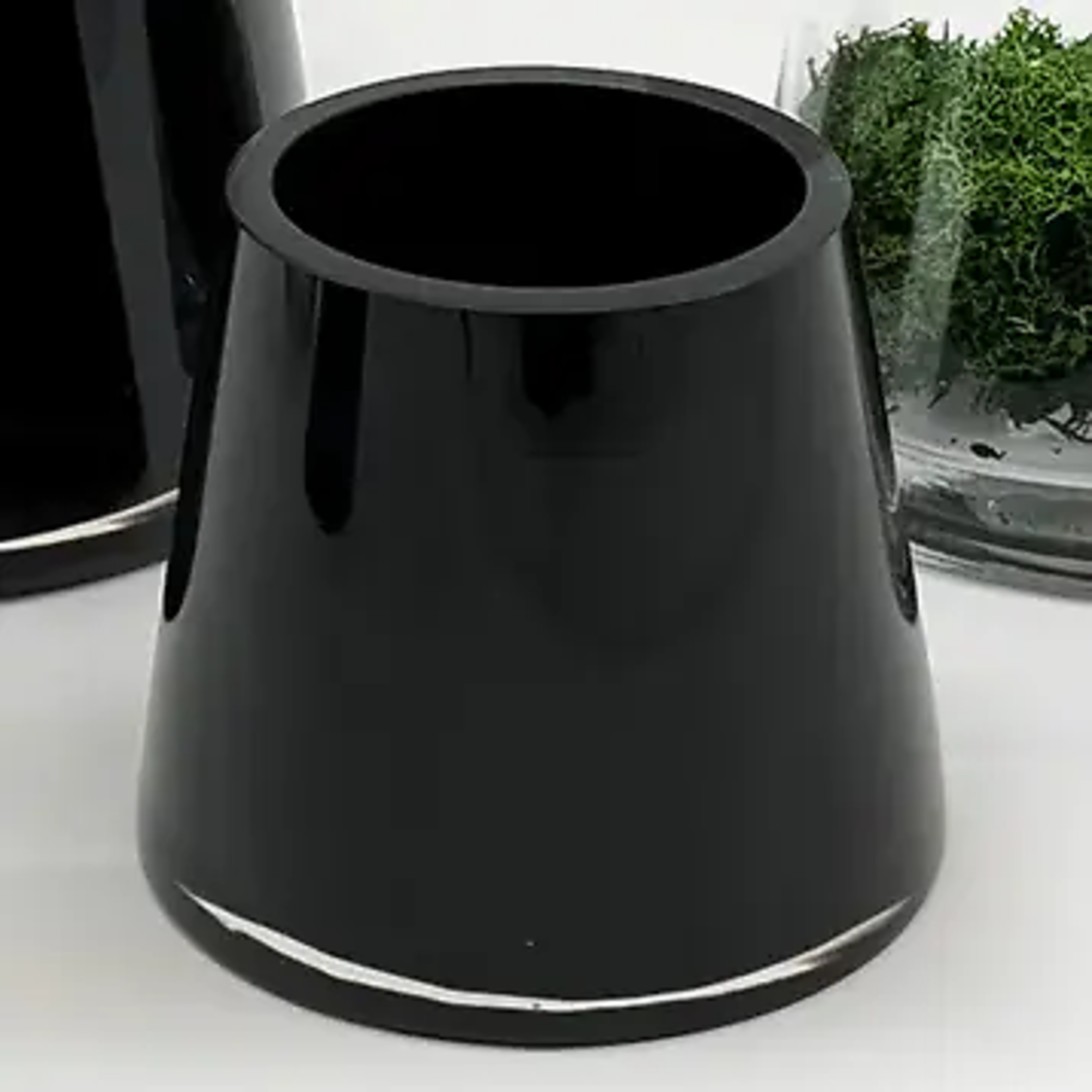 5”h x 5.25” BLACK GLASS FAT PYRAMID LIFT VASE