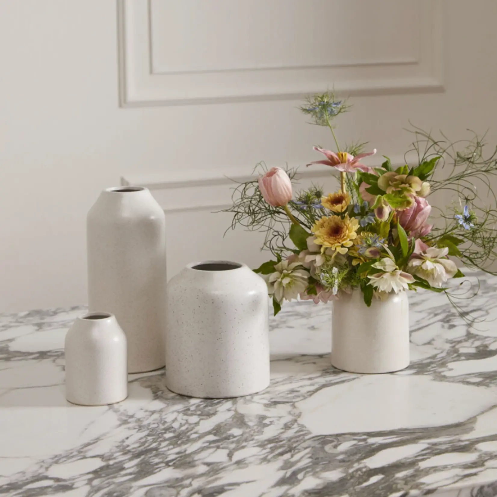 CERAMIC FLYNN VASE WHITE