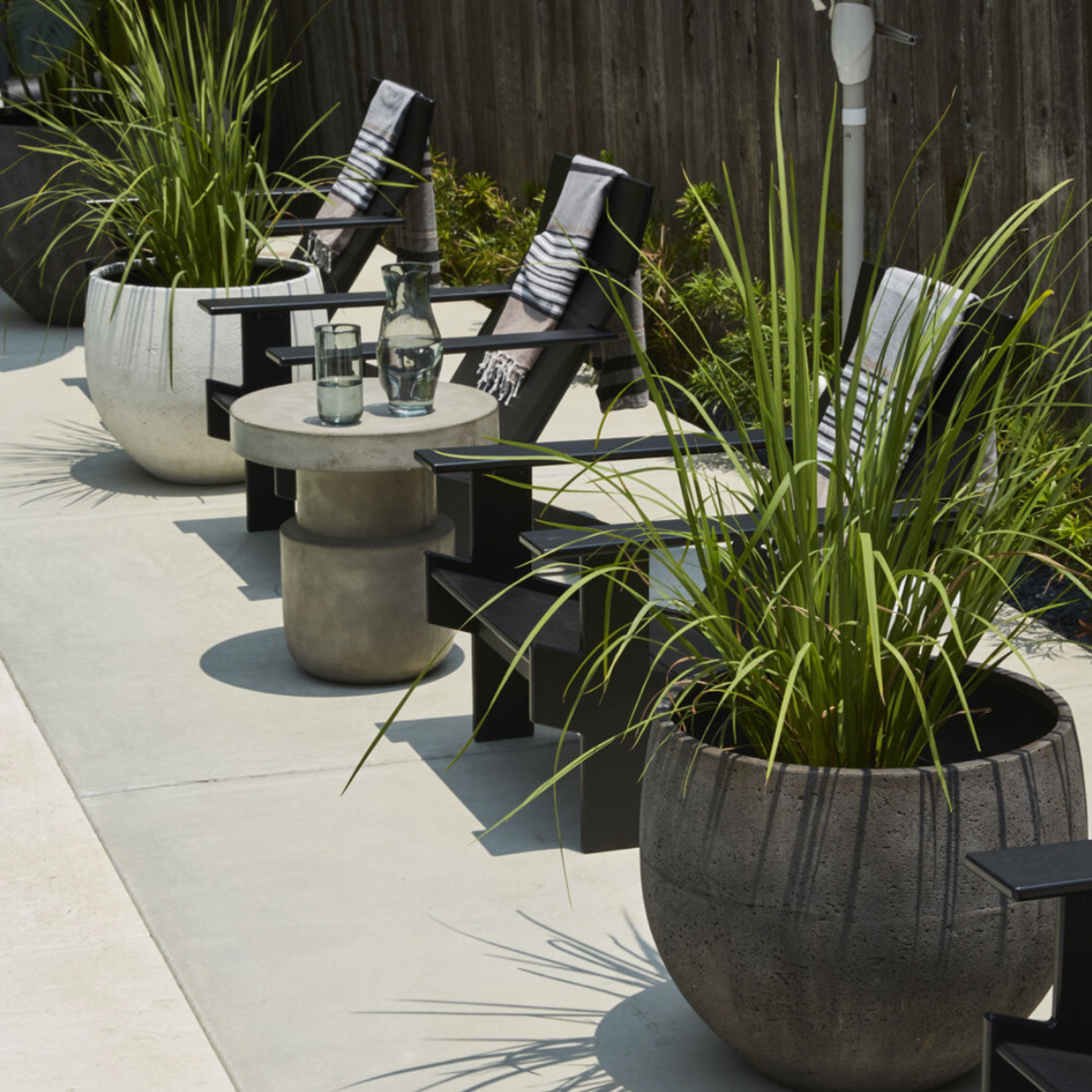 22.75"H X 25.5" WHITE SYROS FIBER COMPOSITE  PLANTER