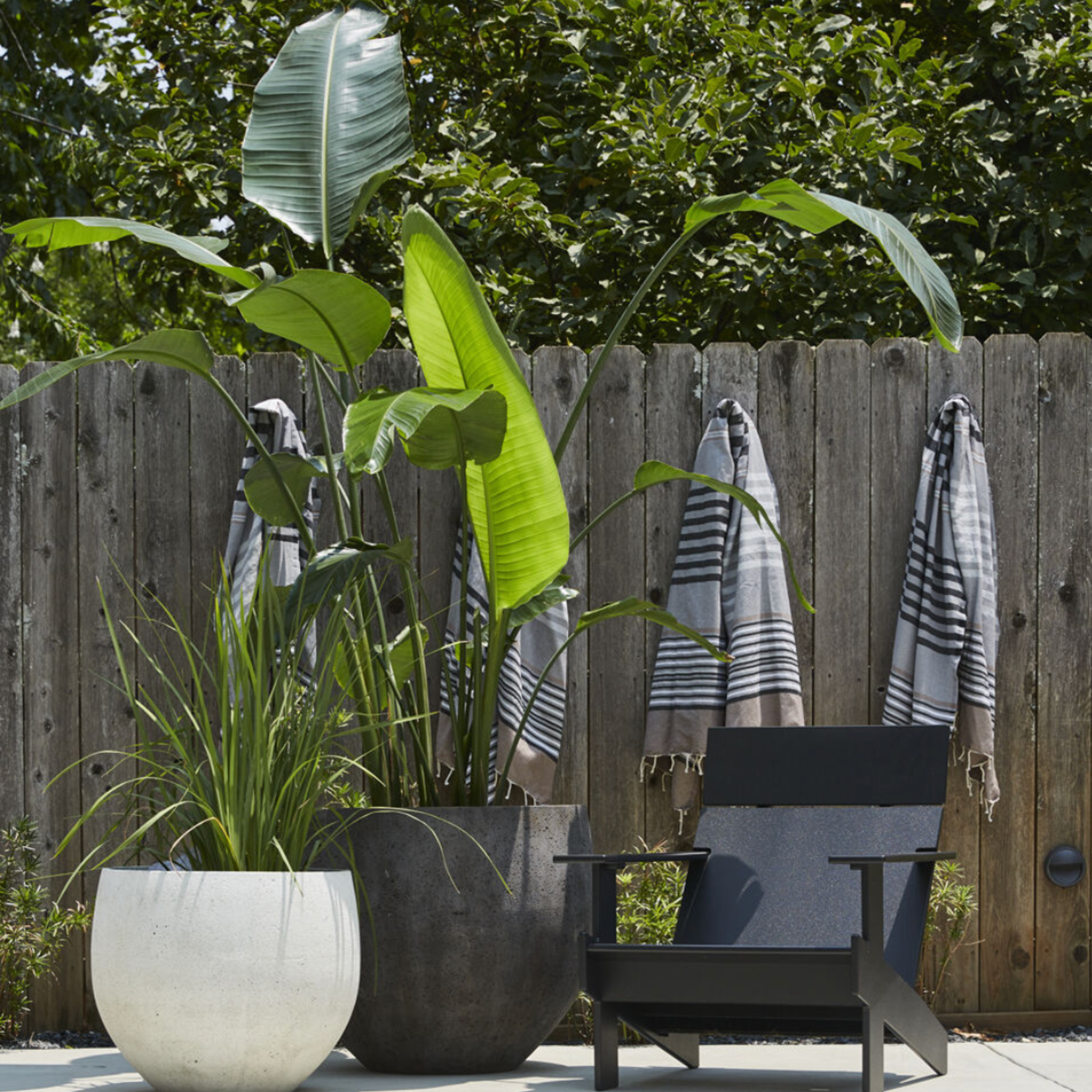 22.75"H X 25.5" WHITE SYROS FIBER COMPOSITE  PLANTER