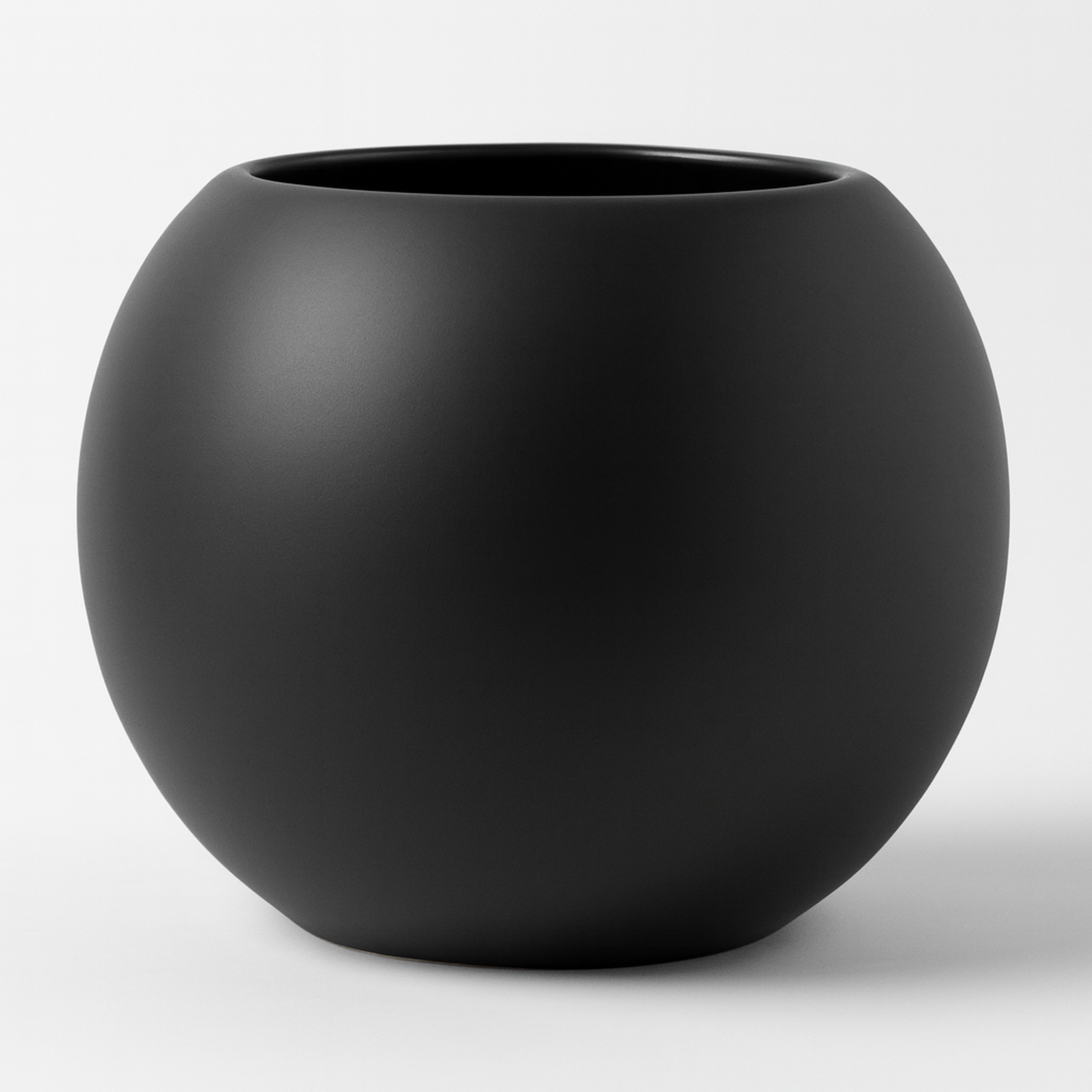 7.5”H X 7.5”D (OPEN 5”) MATTE BLACK CERAMIC BUBBLE/FISH BOWL MATTE FINISH