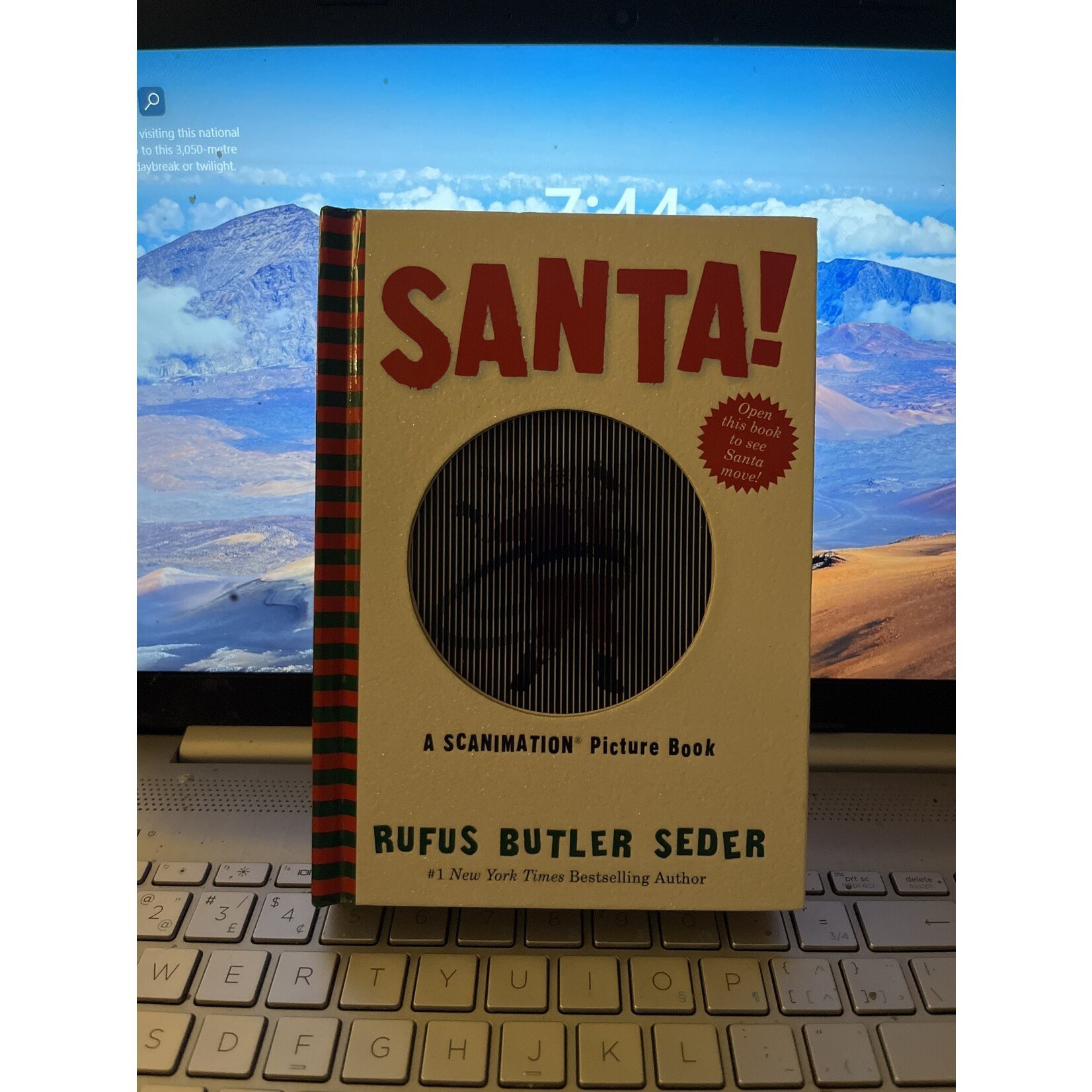 Santa! A Scanimation Picture Book