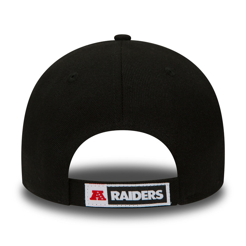 RAIDERS NEW ERA BEANIE, Women's Fashion, Watches & Accessories, Hats &  Beanies on Carousell