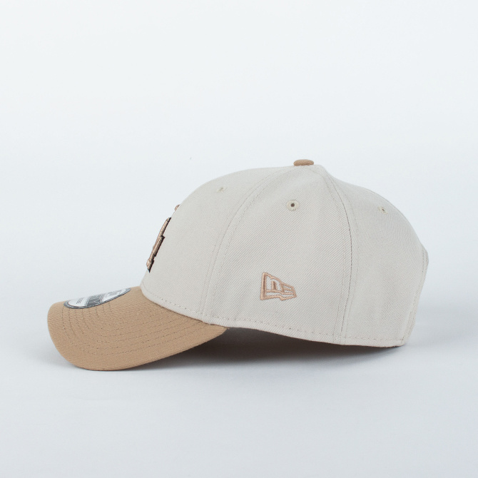 Beige yankees cap sales