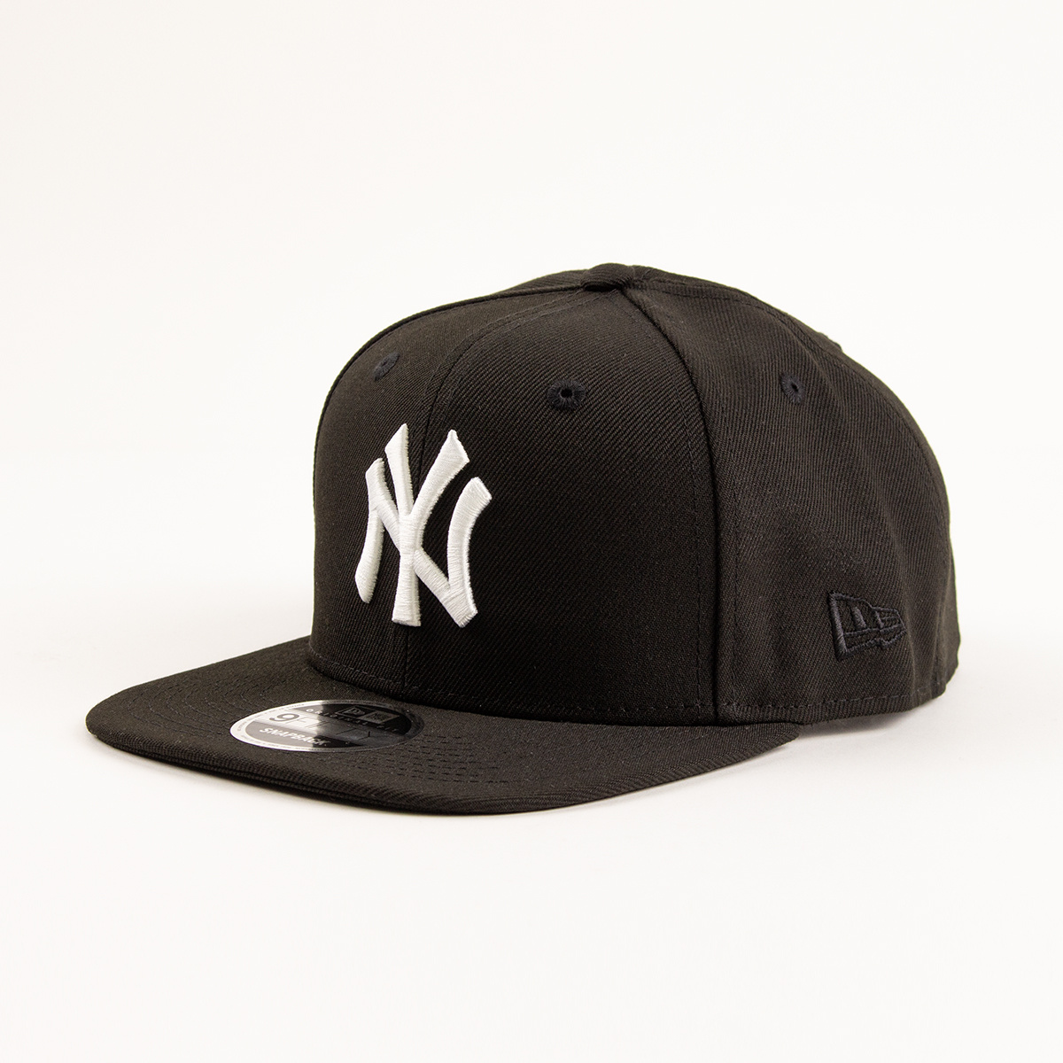 New Era New Era : 950 NY Yankees White Logo Snap Cap - WLKN