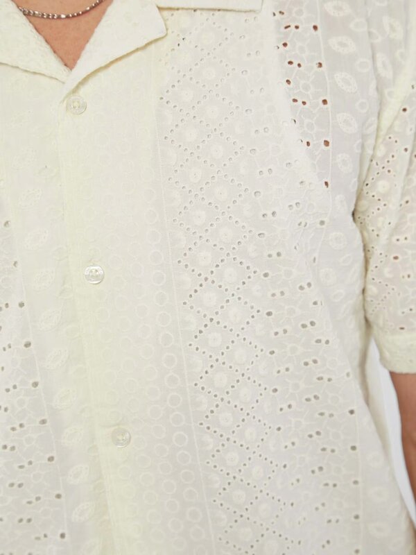 Guess Guess : Eyelet Embroidery S/S Camp Shirt