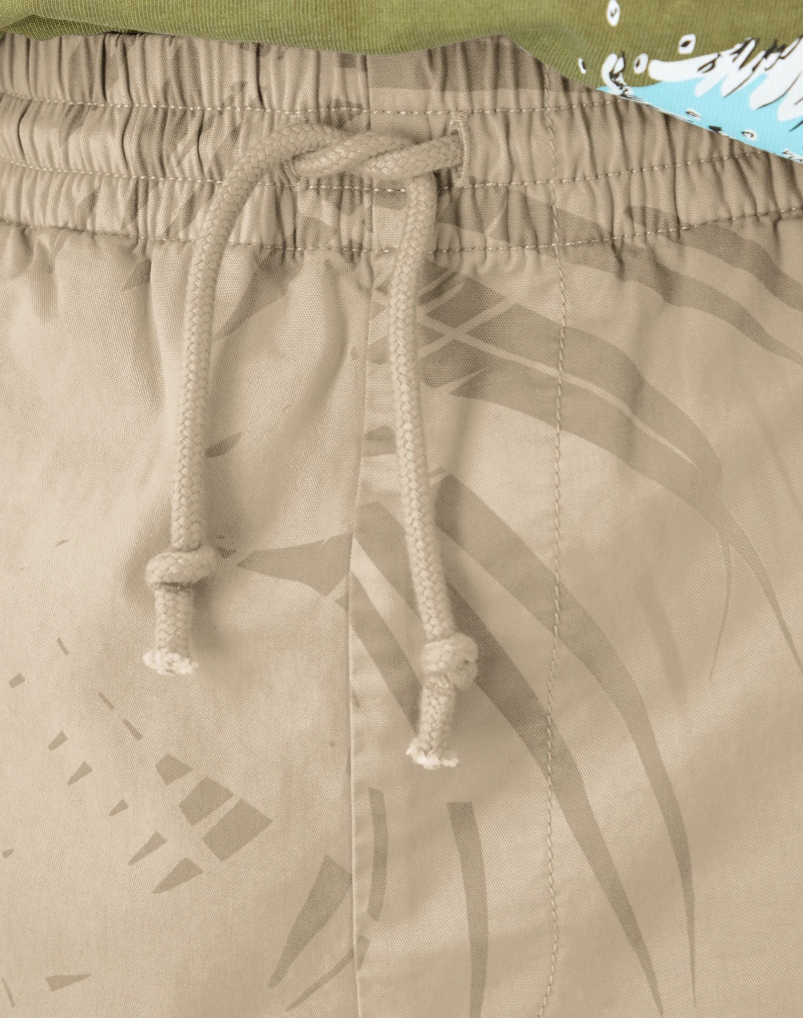 Champion Champion : Washed Woven All Over Palm Print Shorts