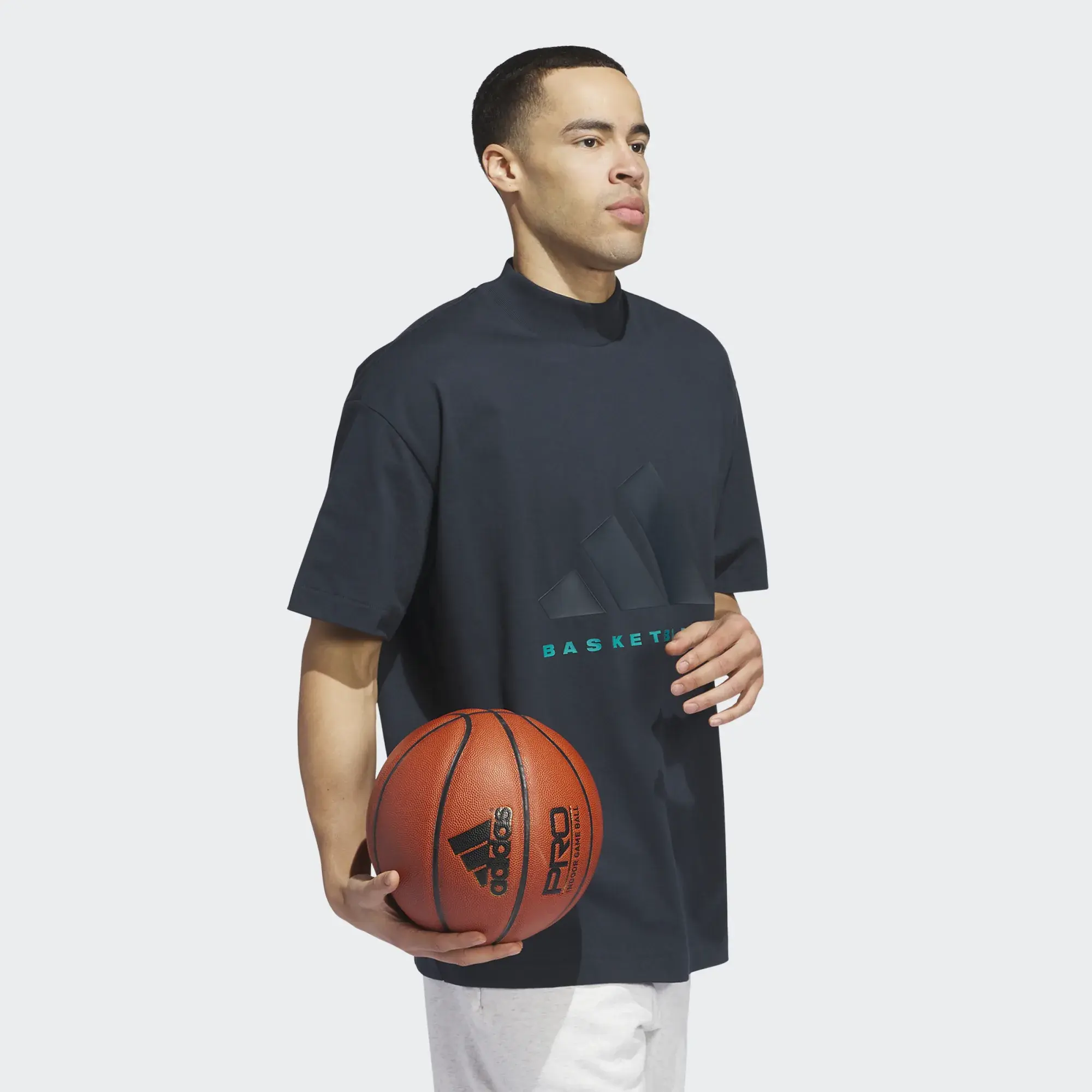 Adidas : Oversize Basketball Tee