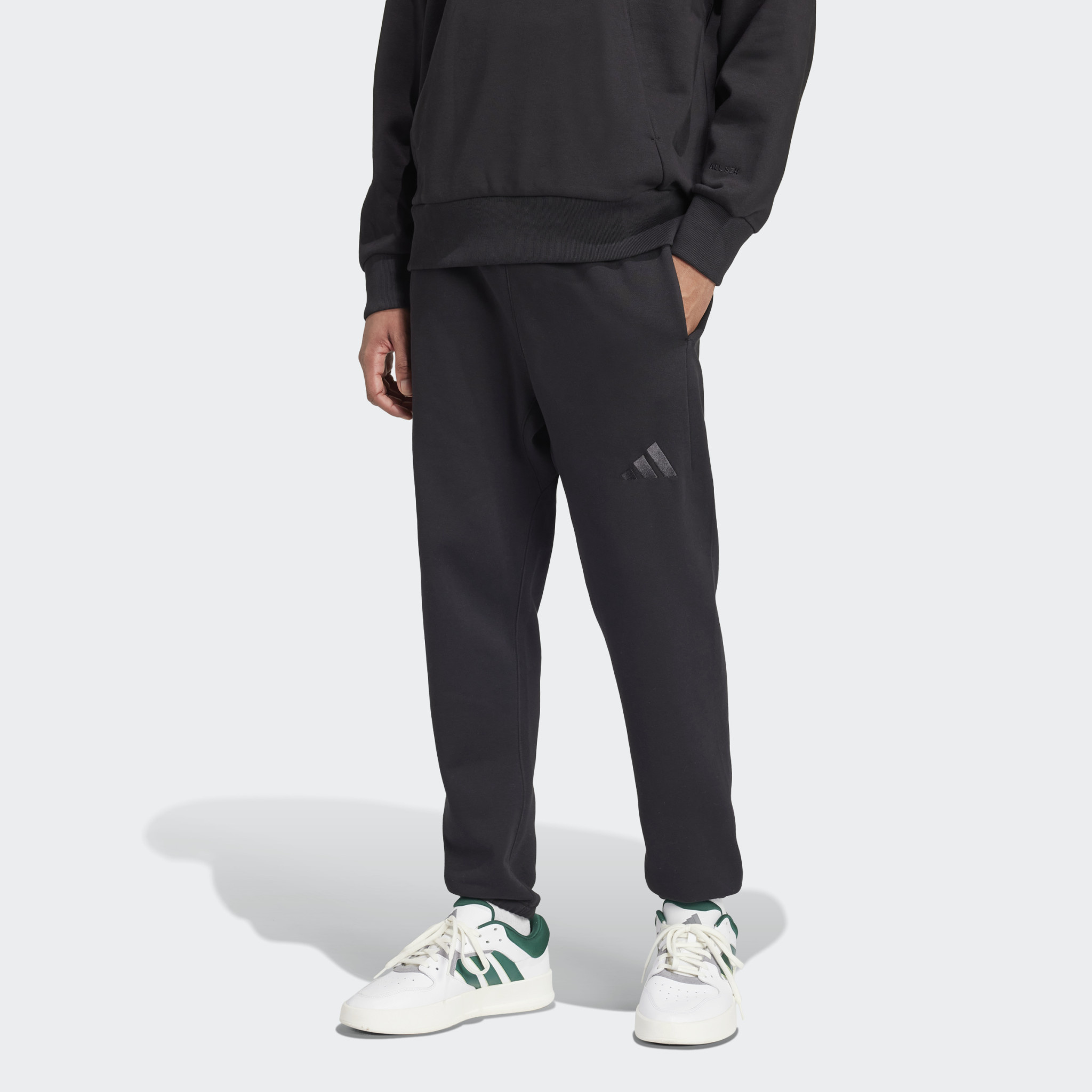 Adidas : All SZN Regular Fleece Tapered Pants