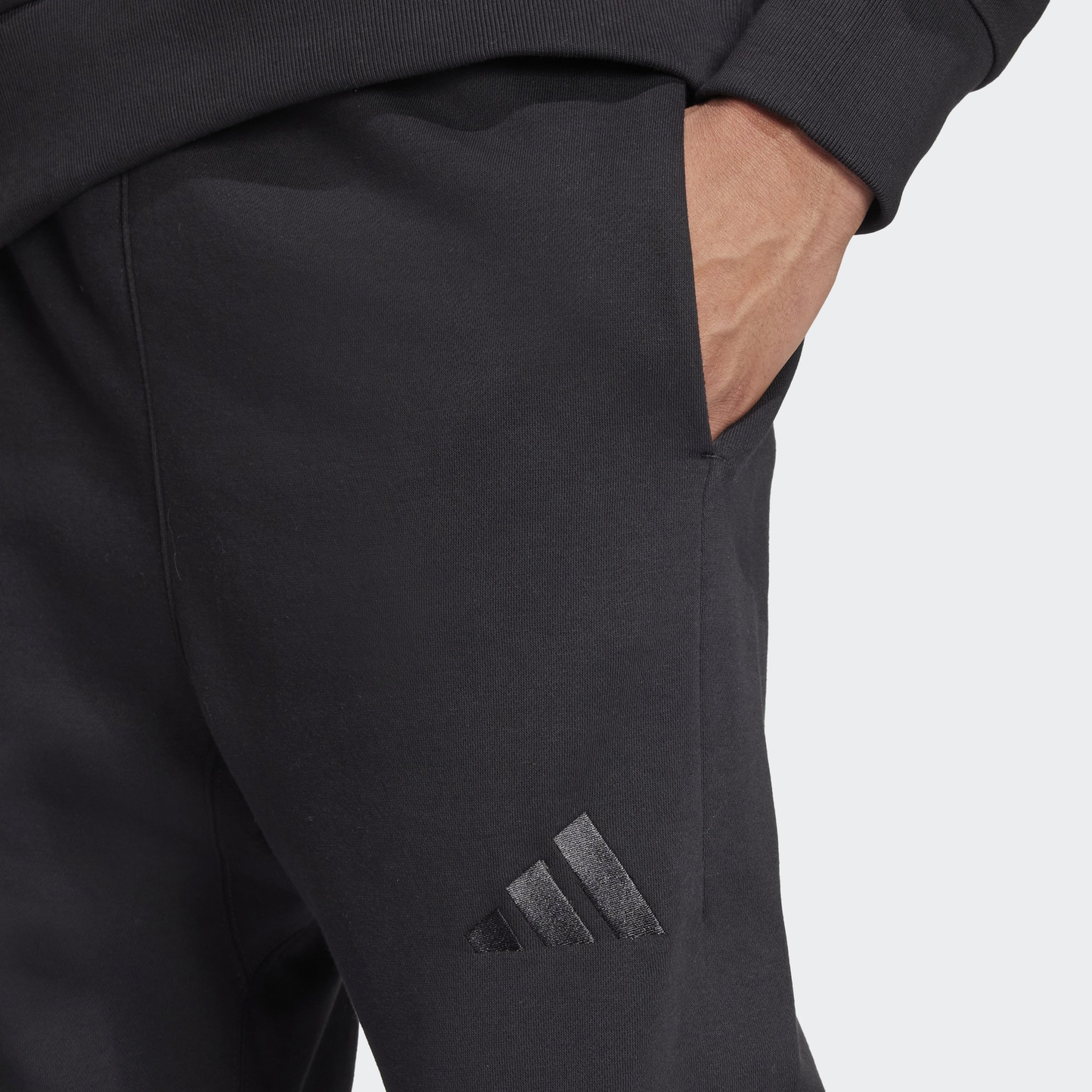 ★andar★ Airst fleece tapered fit slacks Adidas : All SZN Regular Fleece Tapered Pants - WLKN