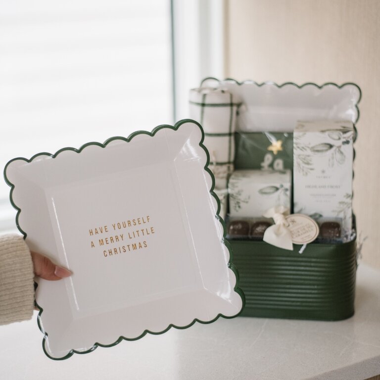 Santa Barbara Design Studios "Have Yourself A Merry Little Christmas" Scalloped Paper Plates