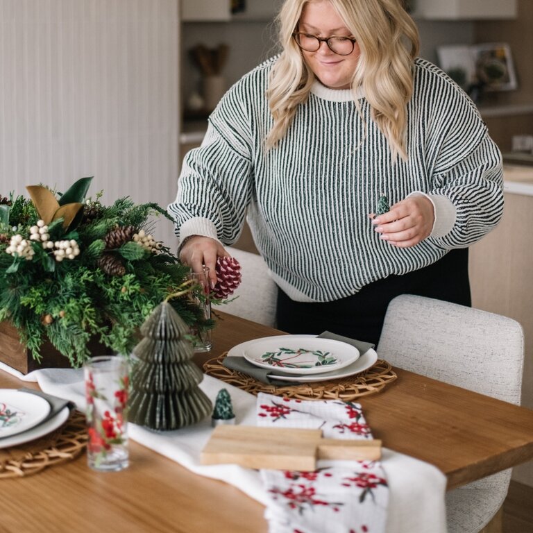 Tag Sprig Dishtowel & Board Set