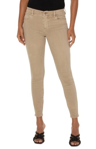 Piper "Hugger" Ankle Skinny 28in Ins