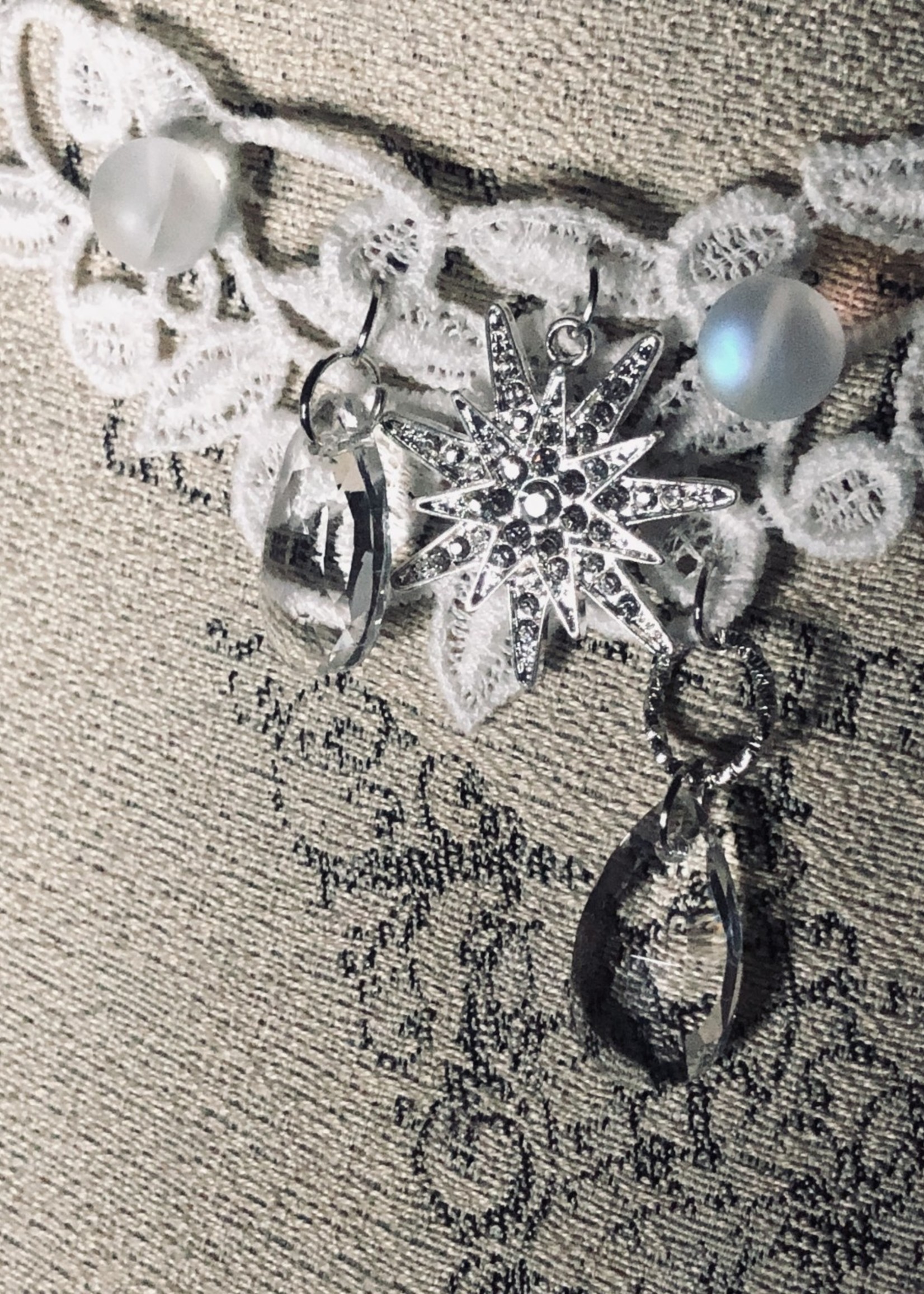 Weapon Of Choice NOLA Frost Diamanté Snowflake and Opal Glass Beads White Lace Necklace