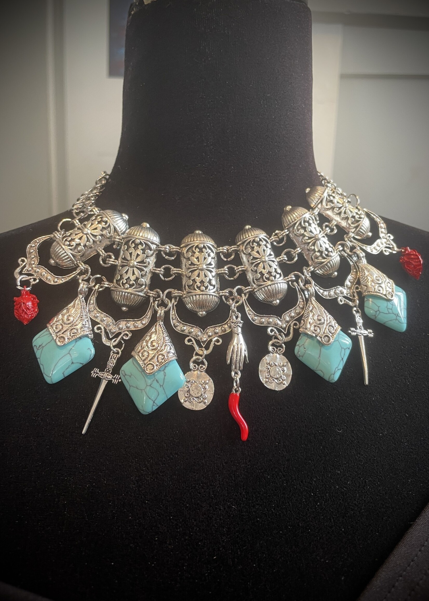 Weapon Of Choice NOLA STREGA: Cannoli Necklace - Bleeding Heart/Silver