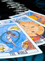 Lexi La Bruja 3-Class Tarot with Lexi - Oct 2026