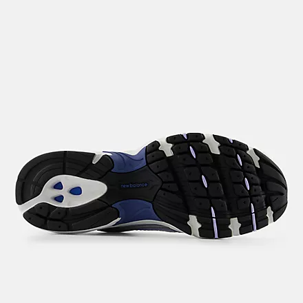 New Balance  530