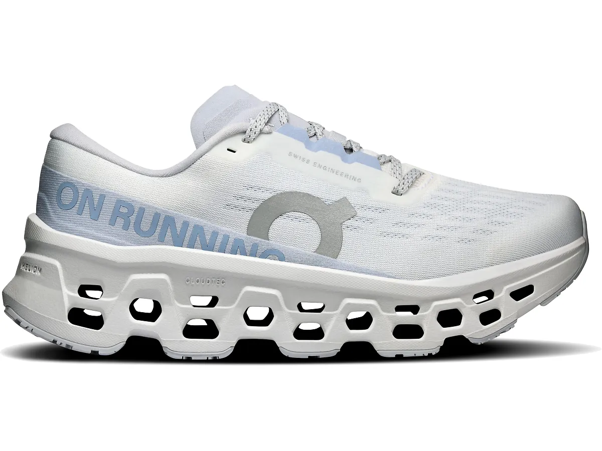 On  W's Cloudmonster 3