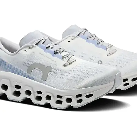 On W's Cloudmonster 3