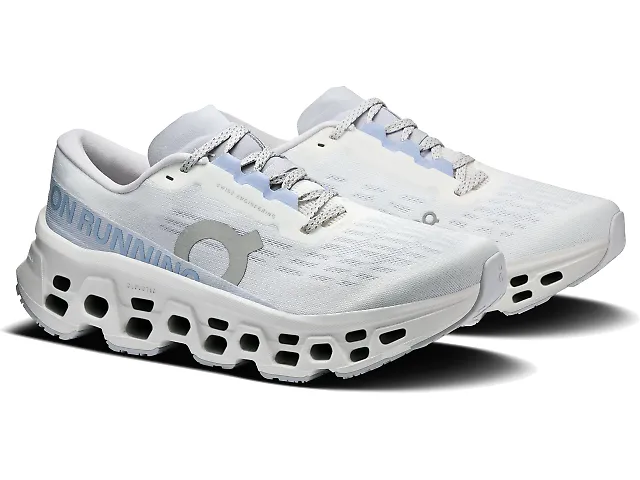 On  W's Cloudmonster 3