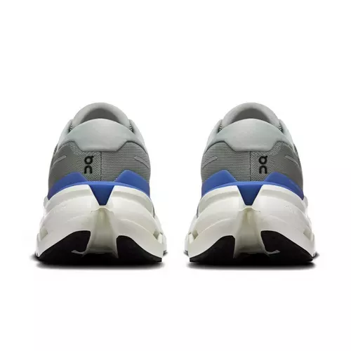 On M's Cloudrunner 3